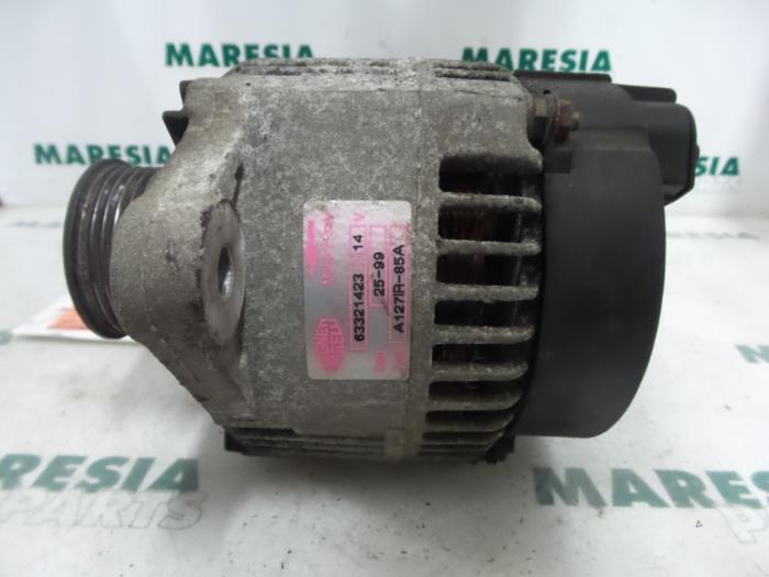 Dynamo van een Alfa Romeo 156 (932) 1.6 Twin Spark 16V 1999
