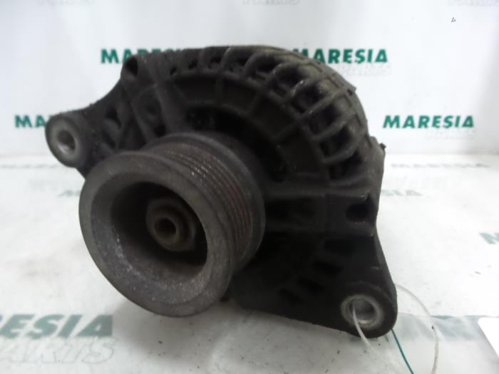 Usados Dinamo Alfa Romeo 156 (932) 1.8 Twin Spark 16V Precio € 40,00 Norma de margen ofrecido por Maresia Parts