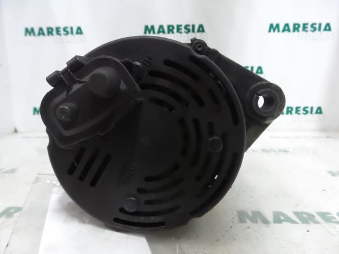 Dynamo van een Alfa Romeo 156 (932) 2.0 Twin Spark 16V 1998