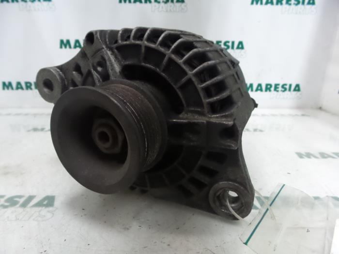 Usados Dinamo Alfa Romeo 156 (932) 2.0 Twin Spark 16V Precio € 40,00 Norma de margen ofrecido por Maresia Parts