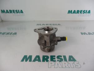 Used Vacuum pump (diesel) Renault Kangoo Express (FC) 1.5 dCi 80 Price € 40,00 Margin scheme offered by Maresia Parts