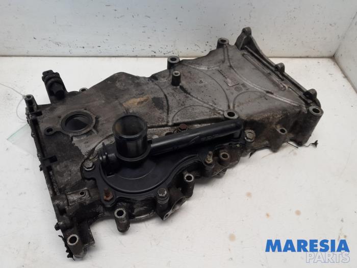 Usagé Couvercle de distribution Fiat Panda (312) 0.9 TwinAir Turbo 85 Prix € 50,00 Règlement à la marge proposé par Maresia Parts