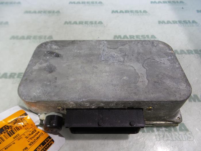 Used Automatic gearbox computer Renault Espace (JK) 2.2 dCi 16V Price € 75,00 Margin scheme offered by Maresia Parts