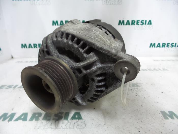 Begagnade Dynamo Alfa Romeo 145 (930A) 1.4 Twin Spark 16V Pris € 40,00 Marginaltabell erbjuds av Maresia Parts