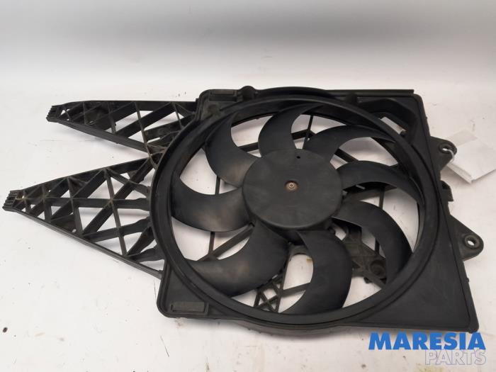 Używane Silnik wentylatora Lancia Delta (844) 1.4 T-Jet 16V 150 Cena € 49,99 Procedura marży oferowane przez Maresia Parts