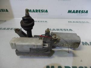 Używane Silnik wycieraczki tylnej Alfa Romeo 146 (930B) 1.6 Twin Spark 16V Cena € 25,00 Procedura marży oferowane przez Maresia Parts