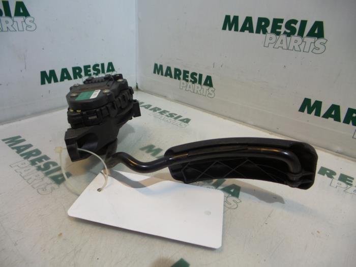 Begagnade Gaspedalsensor Renault Espace (JK) 2.2 dCi 16V Pris € 50,00 Marginaltabell erbjuds av Maresia Parts