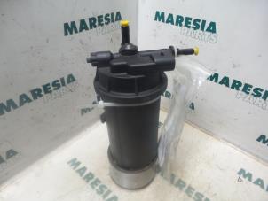 Usagé Boîtier de filtre carburant Renault Trafic New (FL) 1.9 dCi 100 16V Prix € 60,50 Prix TTC proposé par Maresia Parts