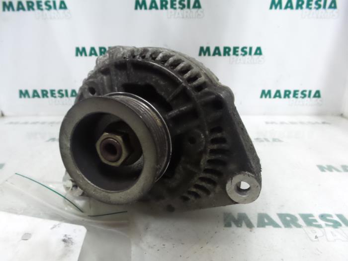 Używane Pradnica Alfa Romeo 155 (167) 1.7 Twin Spark Cena € 45,00 Procedura marży oferowane przez Maresia Parts