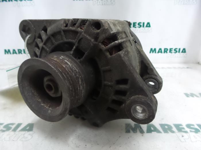 Begagnade Dynamo Alfa Romeo 155 (167) Pris € 35,00 Marginaltabell erbjuds av Maresia Parts