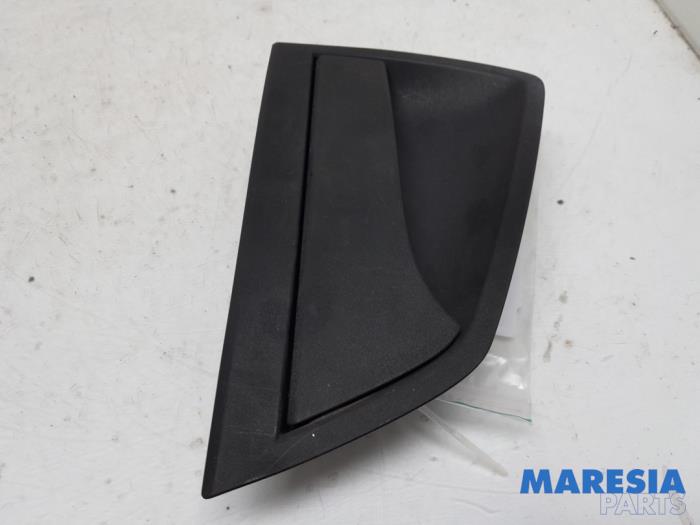 Begagnade Dörrhandtag, 4-dörrars, vänster bak Alfa Romeo Giulietta (940) 1.4 TB 16V MultiAir Pris € 24,99 Marginaltabell erbjuds av Maresia Parts