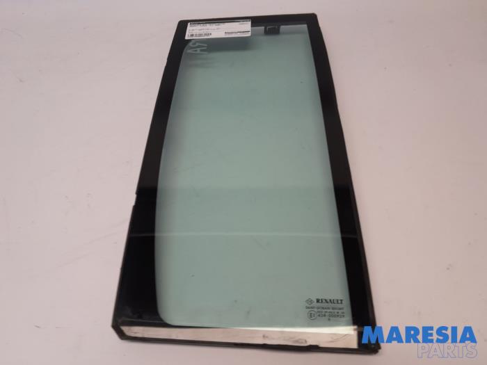 Usados Ventanilla triangular derecha detrás Renault Espace (JK) 2.0 dCi 16V 150 FAP Precio € 50,00 Norma de margen ofrecido por Maresia Parts