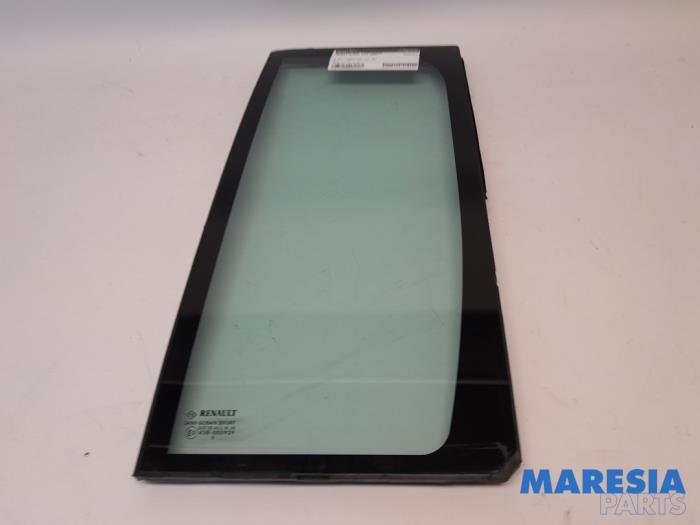 Usados Ventanilla triangular izquierda detrás Renault Espace (JK) 2.0 dCi 16V 150 FAP Precio € 50,00 Norma de margen ofrecido por Maresia Parts