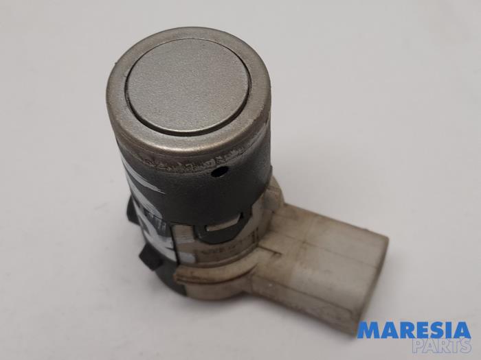 Usados Sensor PDC Renault Espace (JK) 2.0 dCi 16V 150 FAP Precio € 25,00 Norma de margen ofrecido por Maresia Parts
