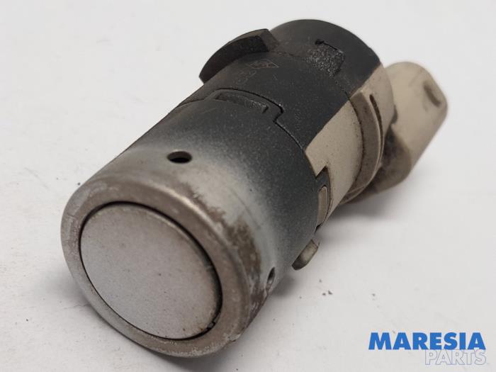 Usados Sensor PDC Renault Espace (JK) 2.0 dCi 16V 150 FAP Precio € 25,00 Norma de margen ofrecido por Maresia Parts