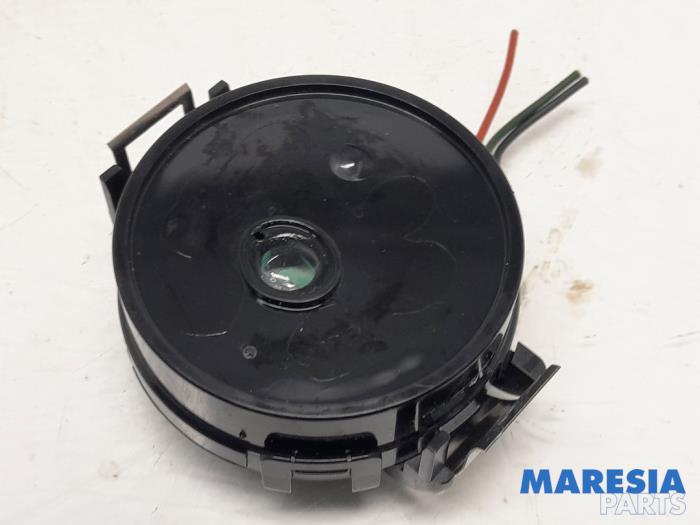 Begagnade Regnsensor Renault Captur I (2R) 0.9 Energy TCE 12V Pris € 15,00 Marginaltabell erbjuds av Maresia Parts