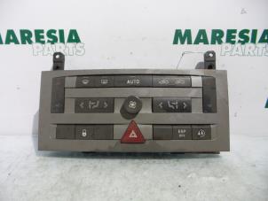 Używane Panel sterowania nagrzewnicy Peugeot 407 SW (6E) 2.0 HDiF 16V Cena € 35,00 Procedura marży oferowane przez Maresia Parts