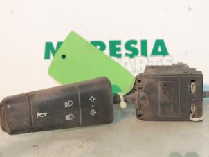 Usados Interruptor de indicador de dirección Citroen XM Precio € 25,00 Norma de margen ofrecido por Maresia Parts