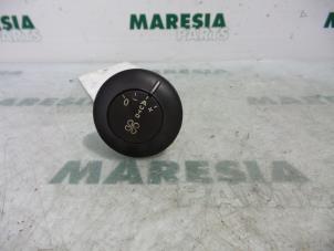 Używane Panel sterowania nagrzewnicy Peugeot 807 2.2 16V Cena € 30,00 Procedura marży oferowane przez Maresia Parts