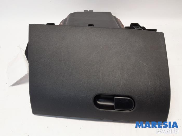 Gebrauchte Handschuhfach Alfa Romeo Giulietta (940) 1.4 TB 16V MultiAir Preis € 35,00 Margenregelung angeboten von Maresia Parts