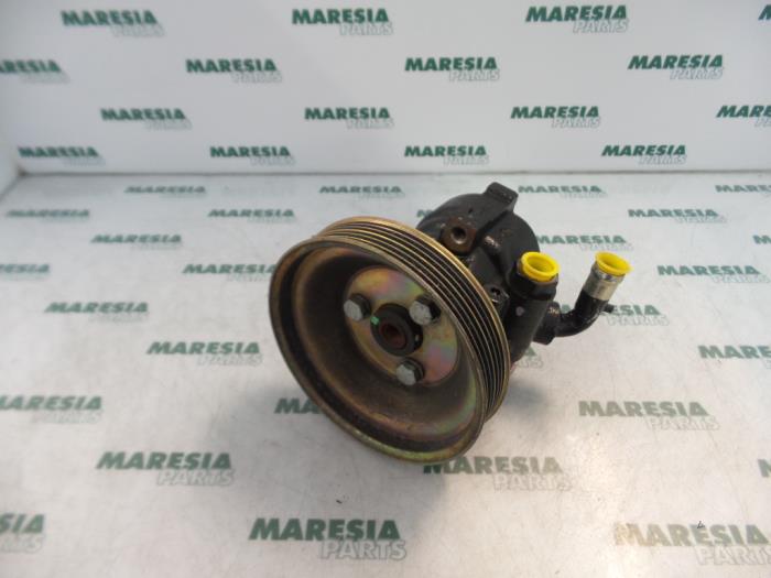 Usagé Pompe de direction Alfa Romeo 147 (937) 1.9 JTD 115 Prix € 50,00 Règlement à la marge proposé par Maresia Parts