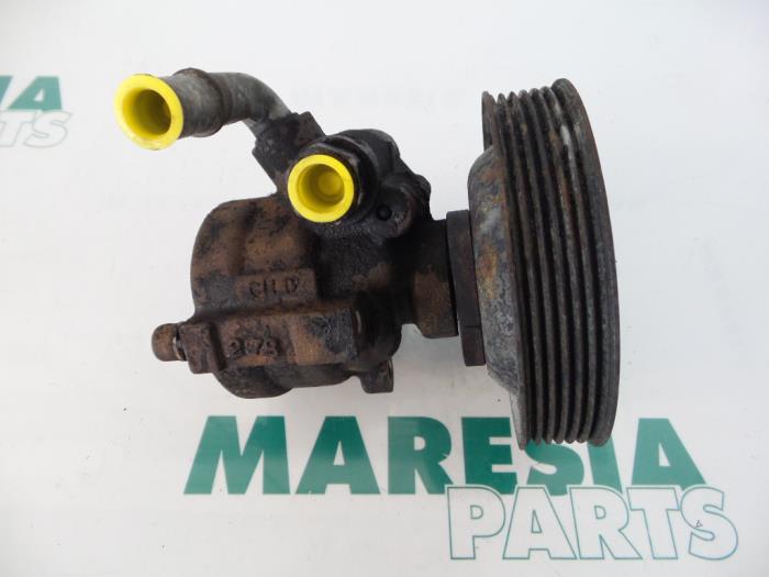 Usagé Pompe de direction Alfa Romeo 147 (937) 1.9 JTD 16V Prix € 50,00 Règlement à la marge proposé par Maresia Parts