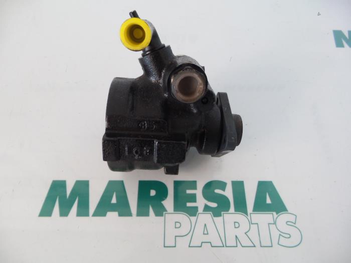 Usagé Pompe de direction Alfa Romeo 147 (937) 1.9 JTD 115 Prix € 50,00 Règlement à la marge proposé par Maresia Parts