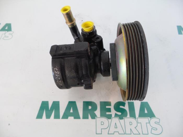 Usagé Pompe de direction Alfa Romeo 147 (937) 1.9 JTD 16V Prix € 50,00 Règlement à la marge proposé par Maresia Parts