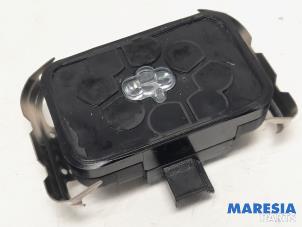 Używane Czujnik deszczu Lancia Delta (844) 1.4 T-Jet 16V 150 Cena € 25,00 Procedura marży oferowane przez Maresia Parts