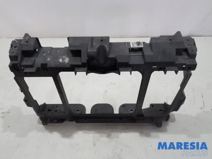 Begagnade Front Citroen C5 III Berline (RD) 1.6 16V THP 155 Pris € 75,00 Marginaltabell erbjuds av Maresia Parts
