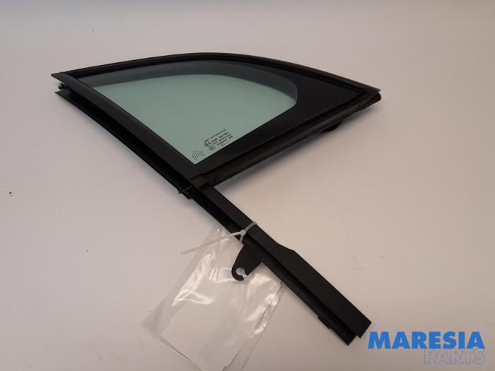 Usados Ventanilla triangular derecha delante Citroen DS3 (SA) 1.2 12V PureTech 82 Precio € 40,00 Norma de margen ofrecido por Maresia Parts