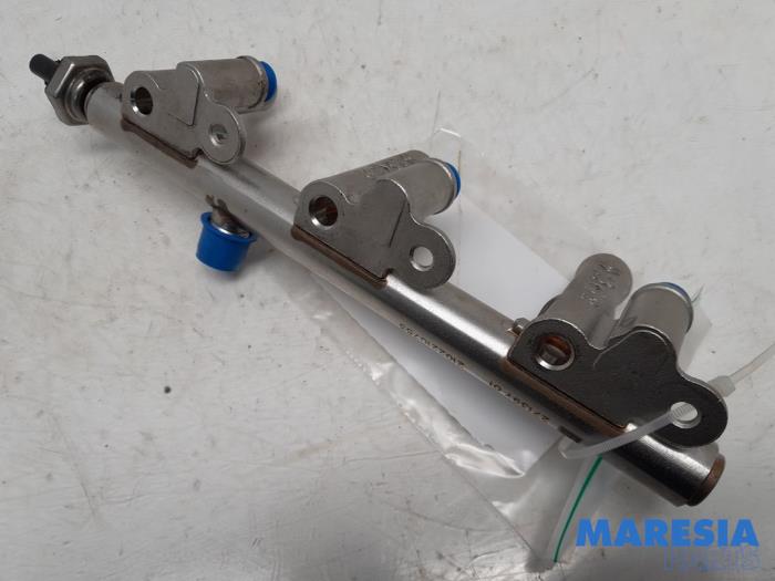 Usagé Système d'injection DS Automobiles DS 3/Crossback (UC/UJ/UR) 1.2 12V PureTech 130 Prix € 72,59 Prix TTC proposé par Maresia Parts