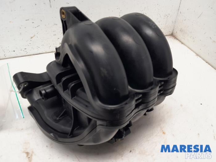 Używane Kolektor dolotowy Citroen C1 1.0 12V Cena € 29,99 Procedura marży oferowane przez Maresia Parts