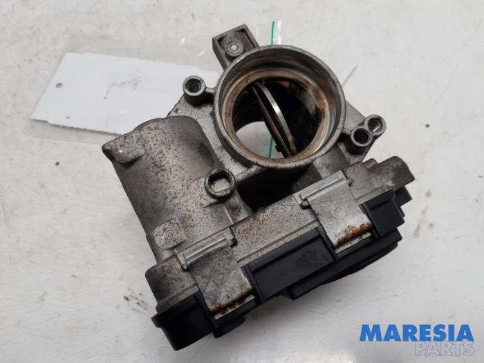 Usagé Boitier papillon Fiat Doblo Cargo (263) 1.3 D Multijet Prix € 42,35 Prix TTC proposé par Maresia Parts
