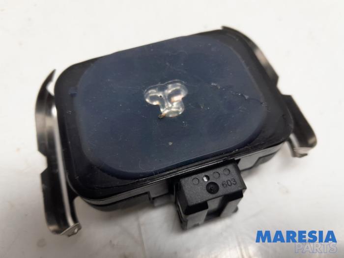 Begagnade Regnsensor Peugeot 3008 I (0U/HU) 1.6 16V THP 155 Pris € 20,00 Marginaltabell erbjuds av Maresia Parts