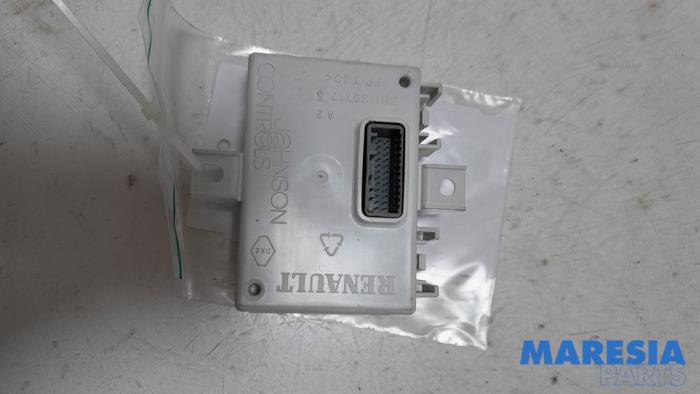 Usagé Module navigation Renault Twingo III (AH) 1.0 SCe 70 12V Prix € 35,00 Règlement à la marge proposé par Maresia Parts
