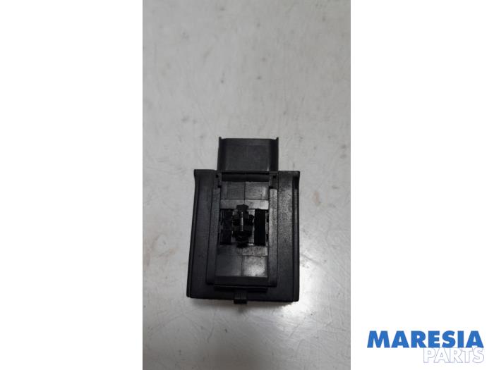 Used Computer, miscellaneous Peugeot 3008 I (0U/HU) 1.6 16V THP 155 Price € 35,00 Margin scheme offered by Maresia Parts