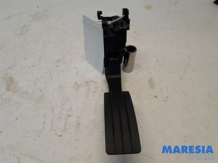 Begagnade Gaspedalsensor Renault Clio IV Estate/Grandtour (7R) 1.5 Energy dCi 90 FAP Pris € 20,00 Marginaltabell erbjuds av Maresia Parts