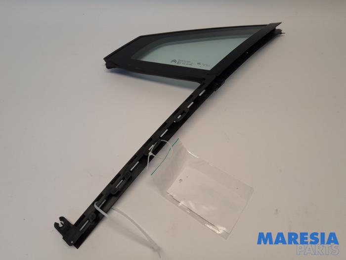 Usados Ventanilla triangular izquierda delante Citroen C4 Berline (NC) 1.4 16V VTi Precio € 65,00 Norma de margen ofrecido por Maresia Parts