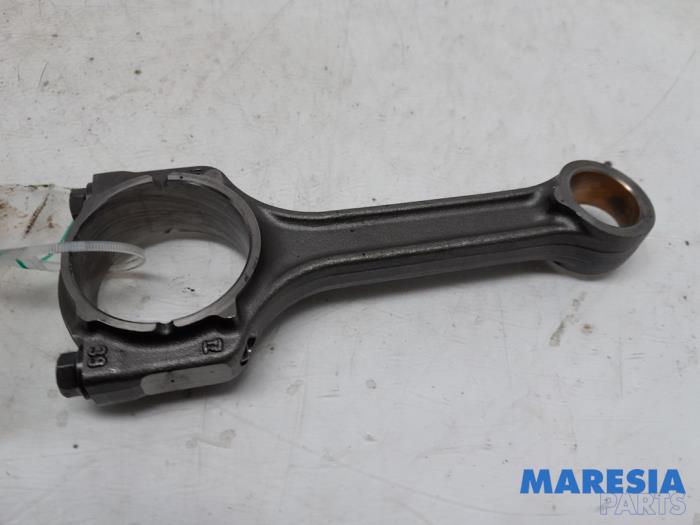 Używane Korbowód Fiat 500 (312) 1.3 MJTD 16V Cena € 45,00 Procedura marży oferowane przez Maresia Parts