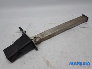 Used Front part support Peugeot 3008 I (0U/HU) 1.6 16V THP 155 Price € 25,00 Margin scheme offered by Maresia Parts