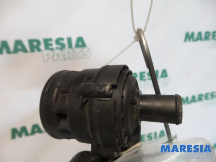 Begagnade Extra vattenpump Renault Laguna II Grandtour (KG) 1.9 dCi 110 Pris € 25,00 Marginaltabell erbjuds av Maresia Parts
