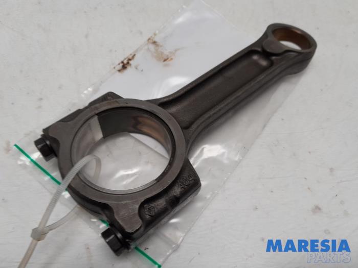 Usagé Bielle Renault Kangoo Express (FW) 1.5 dCi 90 FAP Prix € 54,45 Prix TTC proposé par Maresia Parts