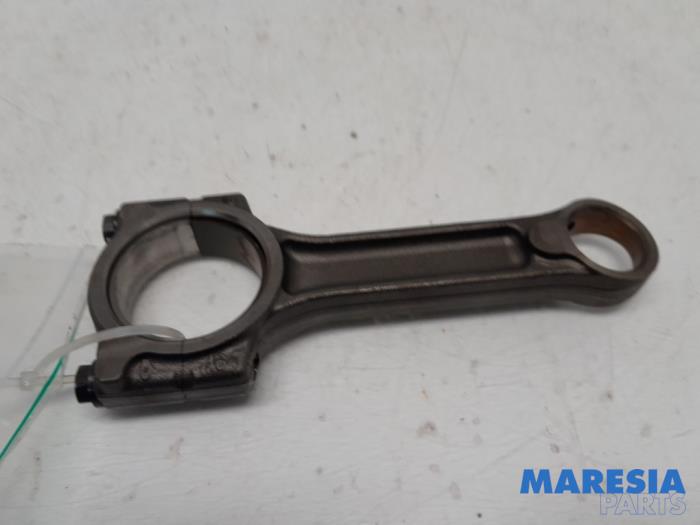 Usagé Bielle Renault Kangoo Express (FW) 1.5 dCi 90 FAP Prix € 54,45 Prix TTC proposé par Maresia Parts
