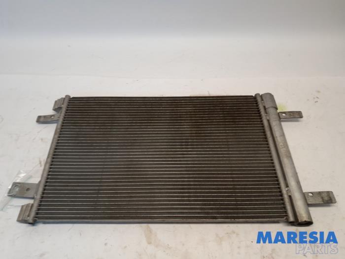 Klima Kondensor van een Citroën C4 Grand Picasso (3A) 1.6 16V THP 155 2014
