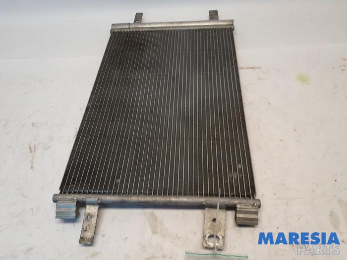 Klima Kondensor van een Citroën C4 Grand Picasso (3A) 1.6 16V THP 155 2014