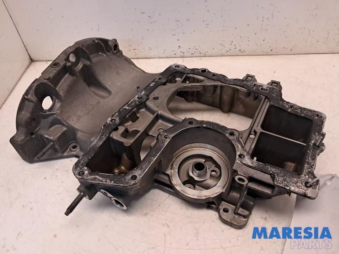 Usagé Couvercle carter Citroen C4 Cactus (0B/0P) 1.2 PureTech 110 12V Prix € 70,00 Règlement à la marge proposé par Maresia Parts