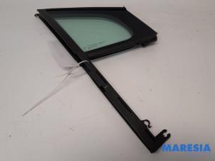 Usados Ventanilla triangular derecha delante Peugeot 3008 I (0U/HU) 1.6 16V THP 155 Precio € 30,00 Norma de margen ofrecido por Maresia Parts