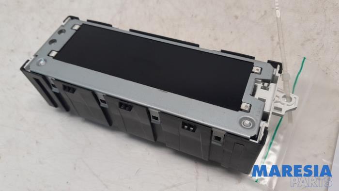 Begagnade Innerdisplay Toyota ProAce 2.0 D-4D 122 16V Worker Pris € 72,60 Inklusive moms erbjuds av Maresia Parts