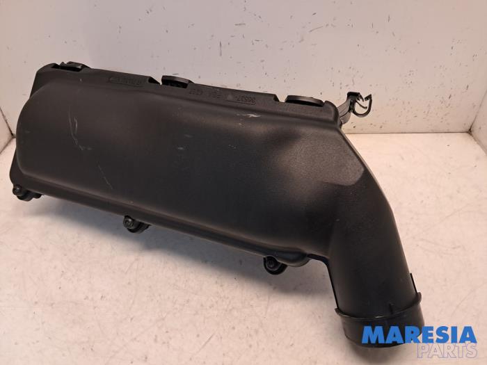 Begagnade Luftfilterhus Peugeot 5008 I (0A/0E) 1.6 THP 16V Pris € 25,00 Marginaltabell erbjuds av Maresia Parts